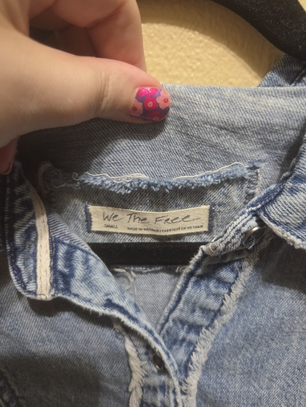 We The Free Suhrie Denim Top Size Small - Picture 6 of 7